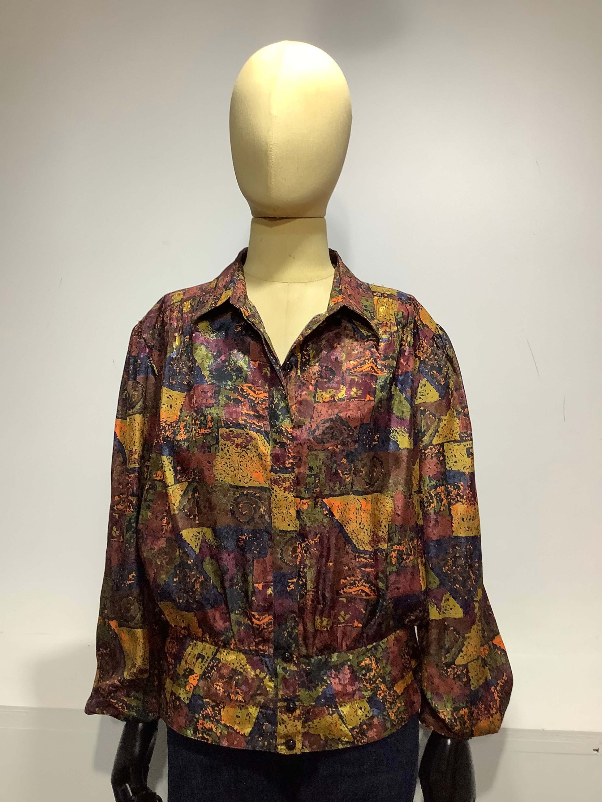 Vintage 80s blouse-Bitter and Better-80s,bloes,bloes met print,blouse,brown blouse,bruine blouse,fashion,Print,printed blouse,sustainable,vintage,vintage blouse